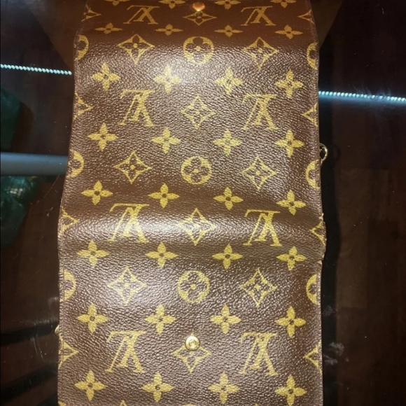 Louis Vuitton Wallet - Picture 2 of 5